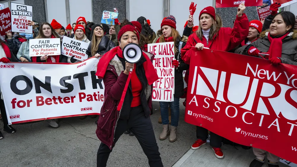 As Nurses Strike, Hospital CEOs Pocket Millions (levernews.com)